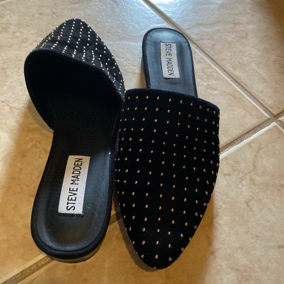 Steve Madden slip ons - Picture 2 of 6